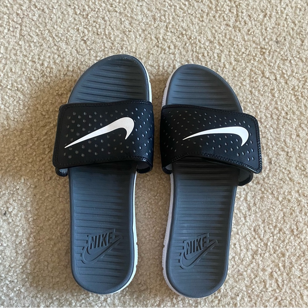 Men’s Nike flex slides